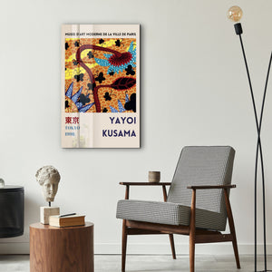 Artdesigna tarafından üretilen Yayoi Kusama soyut fırça cam duvar tablosu, canlı Japon pop art tasarımını şeffaf cam panel üzerinde sunar.