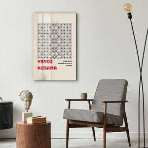 Artdesigna tarafından üretilen Yayoi Kusama soyut fırça cam duvar tablosu, canlı Japon pop art tasarımını şeffaf cam panel üzerinde sunar.