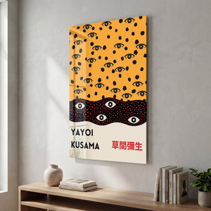 Artdesigna tarafından üretilen Yayoi Kusama soyut fırça cam duvar tablosu, canlı Japon pop art tasarımını şeffaf cam panel üzerinde sunar.