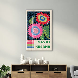 Artdesigna tarafından üretilen Yayoi Kusama soyut fırça cam duvar tablosu, canlı Japon pop art tasarımını şeffaf cam panel üzerinde sunar.