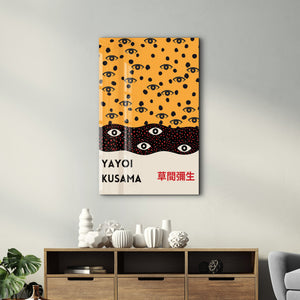 Artdesigna tarafından üretilen Yayoi Kusama soyut fırça cam duvar tablosu, canlı Japon pop art tasarımını şeffaf cam panel üzerinde sunar.