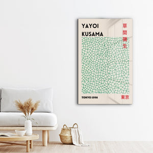 Artdesigna tarafından üretilen Yayoi Kusama soyut fırça cam duvar tablosu, canlı Japon pop art tasarımını şeffaf cam panel üzerinde sunar.