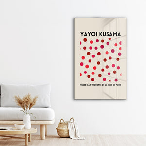 Artdesigna tarafından üretilen Yayoi Kusama soyut fırça cam duvar tablosu, canlı Japon pop art tasarımını şeffaf cam panel üzerinde sunar.